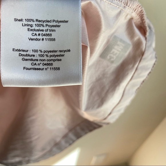 MEC Travel Light Jacket Lightweight Rain Jacket Hooded Powder Rose Medium - Picture 8 of 11